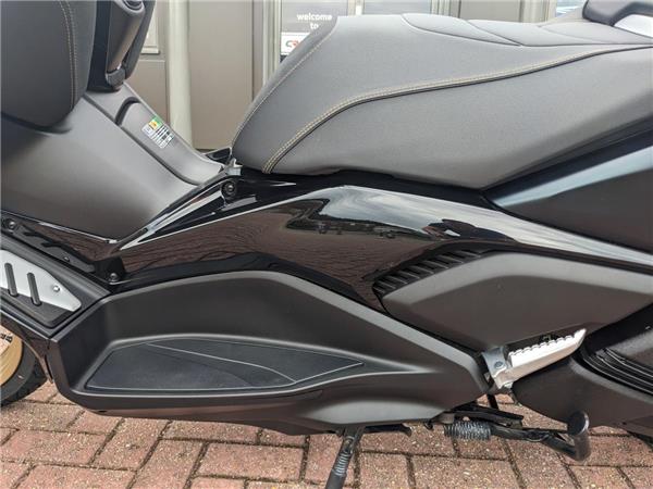 2023 Yamaha XMAX 300
