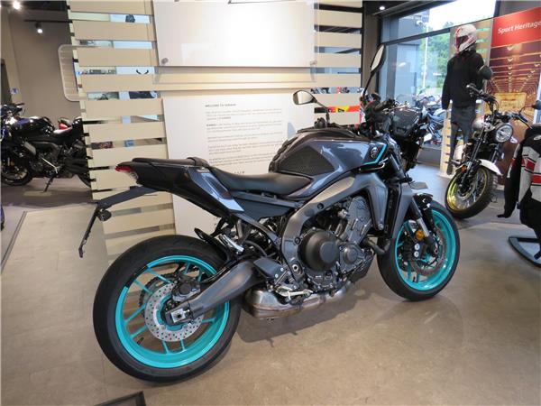 YAMAHA MT-09 
