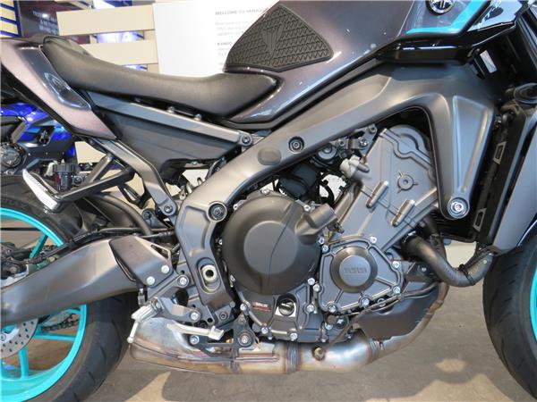 YAMAHA MT-09 