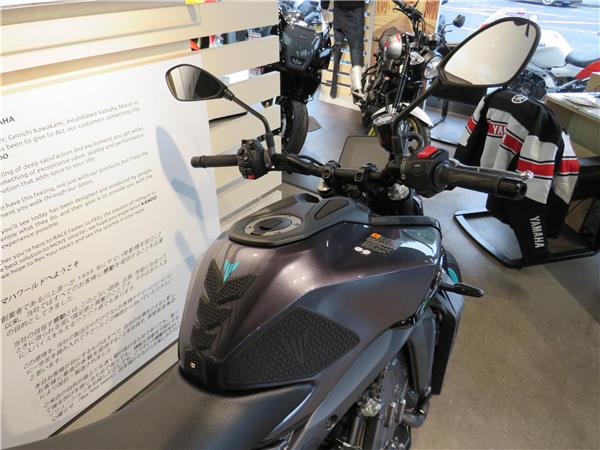 YAMAHA MT-09 