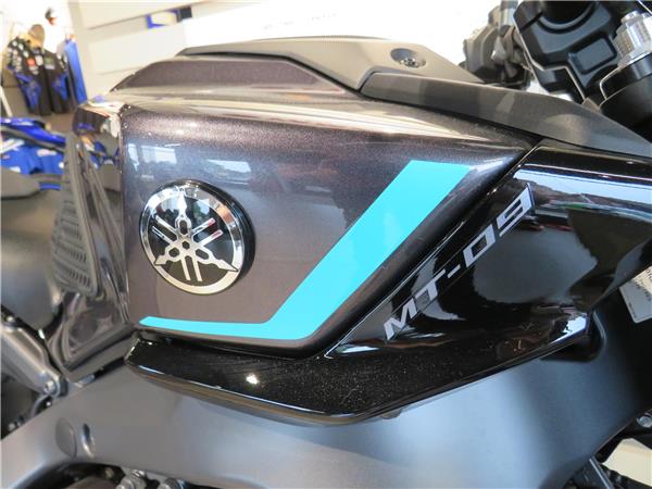 YAMAHA MT-09 