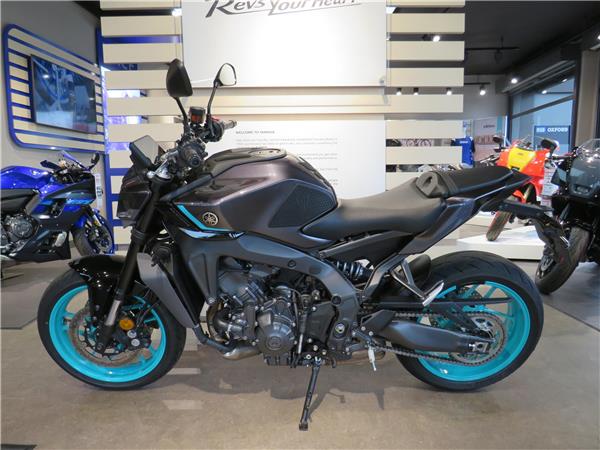 YAMAHA MT-09 
