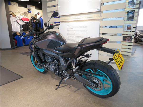 YAMAHA MT-09 