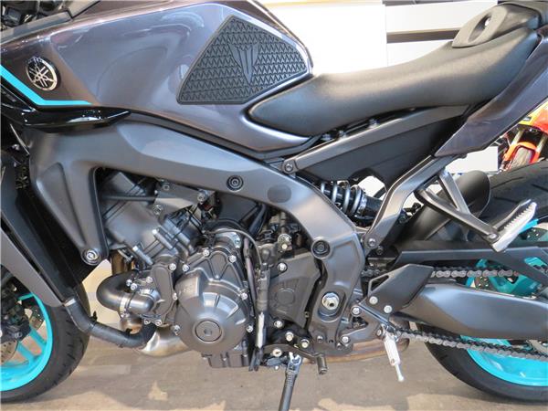 YAMAHA MT-09 