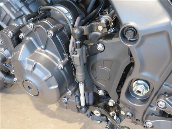 YAMAHA MT-09 