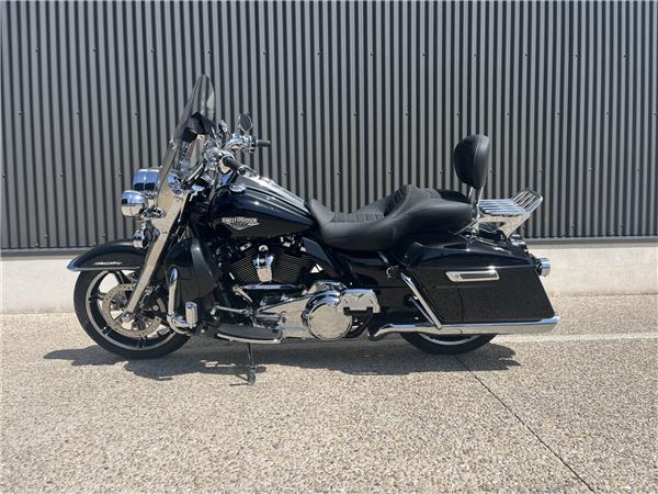 2020 HARLEY-DAVIDSON ROAD KING
