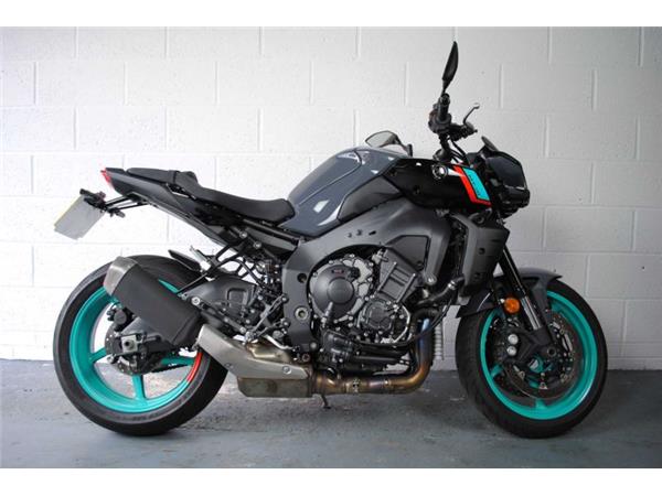 2022 Yamaha MT-10 CYAN