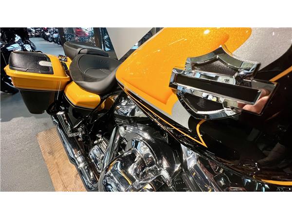 2022 HARLEY-DAVIDSON CVO FLHXSE Street Glide CVO 117