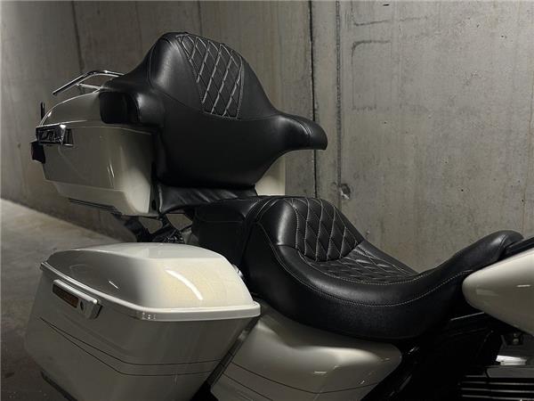 2015 Harley-Davidson Touring Street Glide Special FLHXS