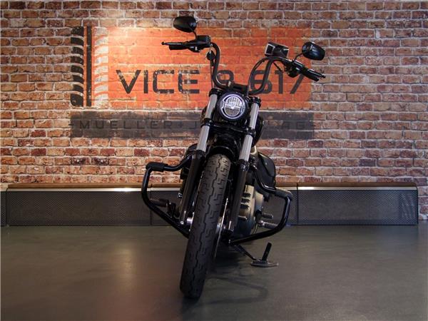 2018 HARLEY-DAVIDSON Softail FXBB 1745 Street Bob 107