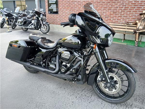 2018 HARLEY-DAVIDSON STREET GLIDE