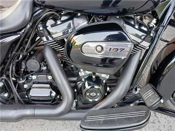 2018 HARLEY-DAVIDSON STREET GLIDE