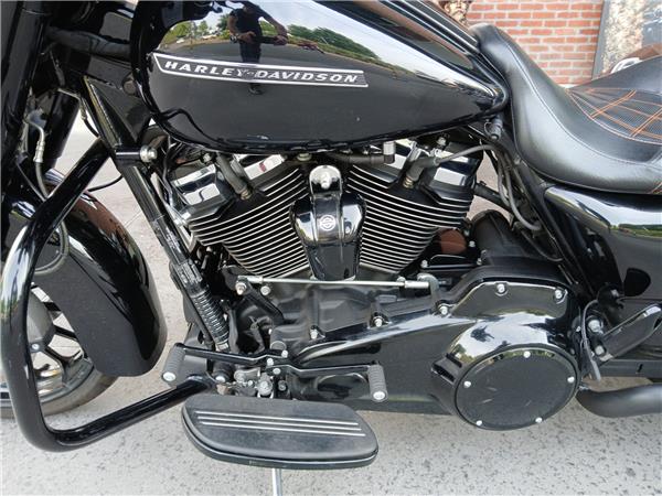 2018 HARLEY-DAVIDSON STREET GLIDE
