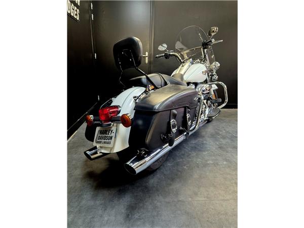 2017 HARLEY-DAVIDSON ROAD KING