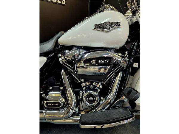 2017 HARLEY-DAVIDSON ROAD KING