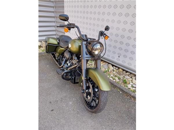 2022 HARLEY-DAVIDSON ROAD KING