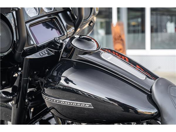 Harley-Davidson Kiel FLHXS Street Glide 114 cui - Jekill & Hyde -