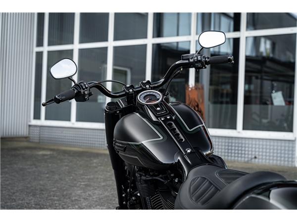 Harley-Davidson Kiel  DARK FAT BOY FLFBS 114 MY23 -JEKILL&HYDE-