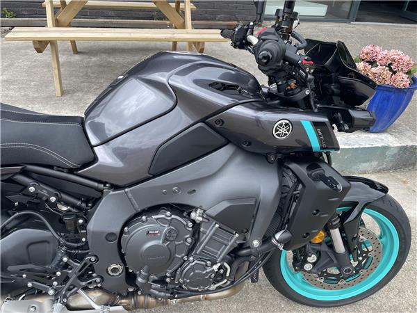 2025 Yamaha MT10
