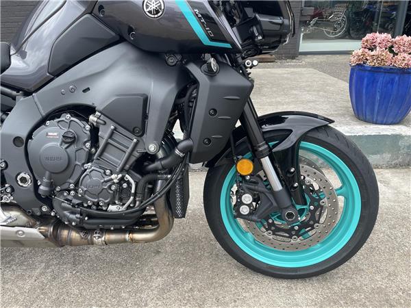 2025 Yamaha MT10