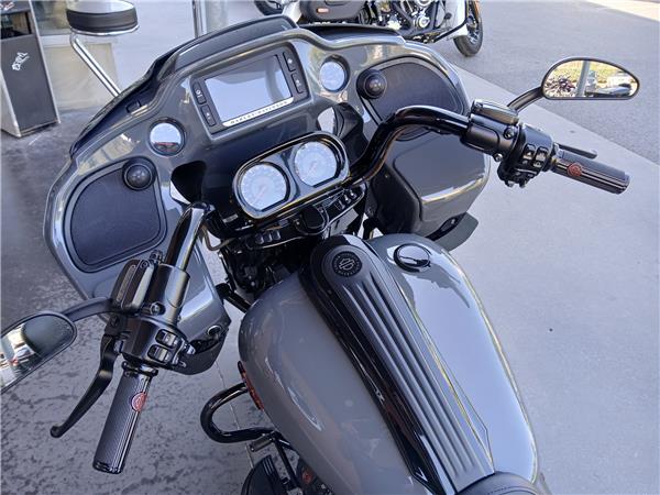 2018 HARLEY-DAVIDSON ROAD GLIDE