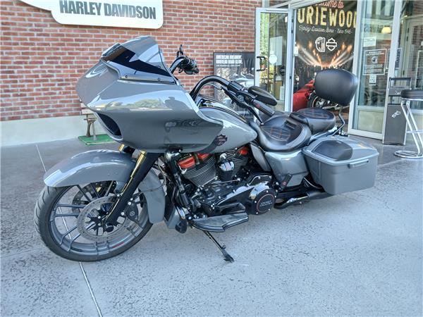2018 HARLEY-DAVIDSON ROAD GLIDE