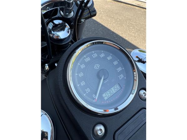 2016 HARLEY-DAVIDSON STREET BOB