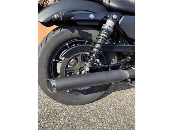 Harley-Davidson Sportster XL883N - 883 Iron