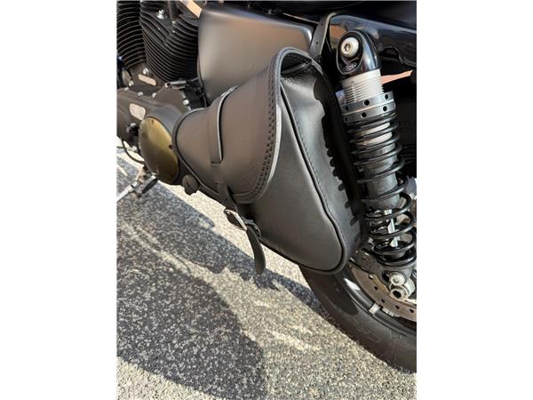 Harley-Davidson Sportster XL883N - 883 Iron