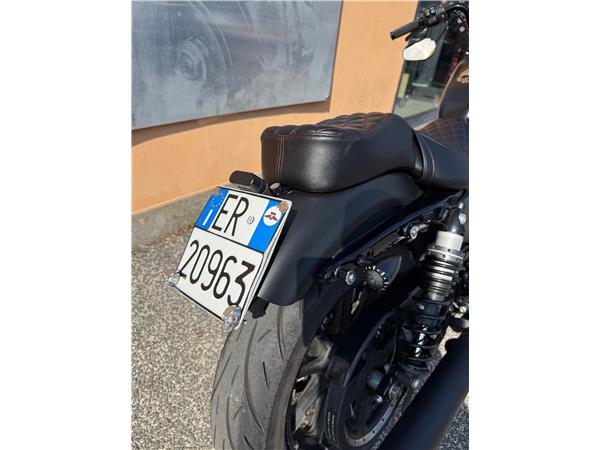 Harley-Davidson Sportster XL883N - 883 Iron