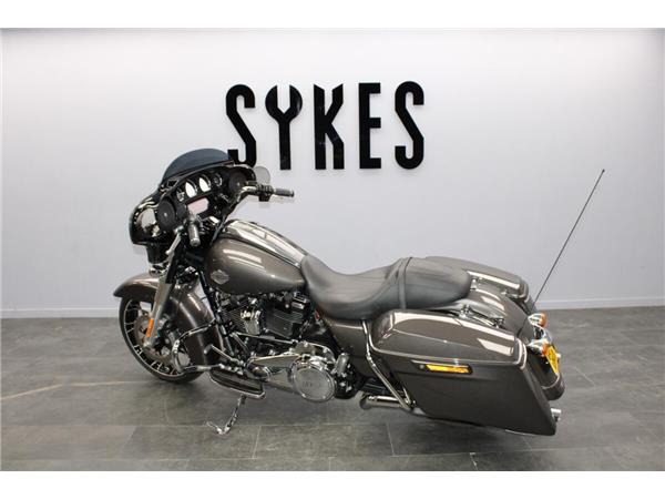 2023 Harley-Davidson Street Glide Special
