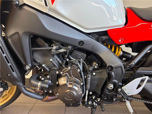 2025 YAMAHA XSR900