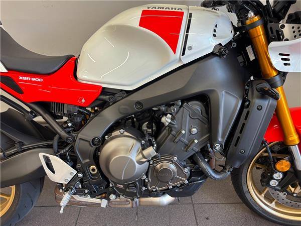 2025 YAMAHA XSR900