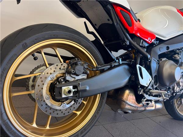 2025 YAMAHA XSR900