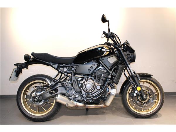 YAMAHA XSR700