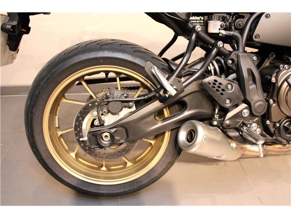 YAMAHA XSR700