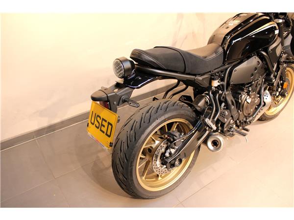 YAMAHA XSR700
