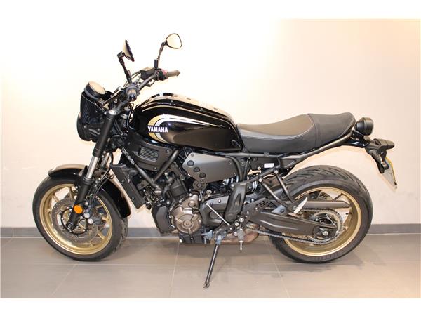 YAMAHA XSR700