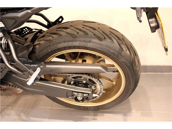 YAMAHA XSR700