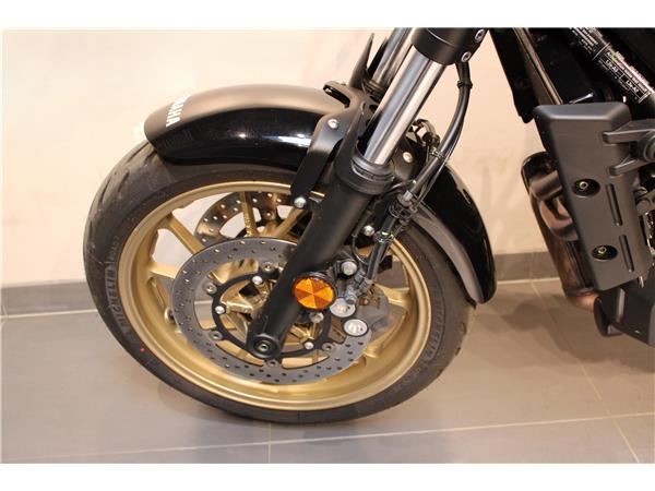 YAMAHA XSR700