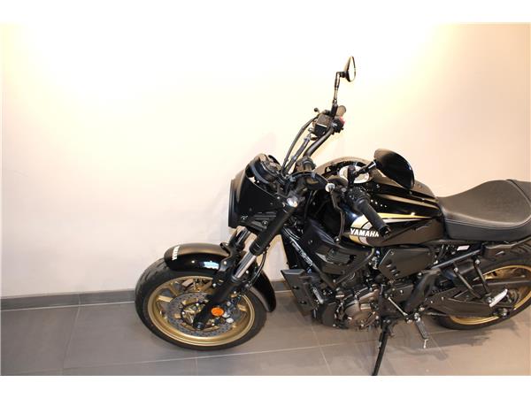 YAMAHA XSR700