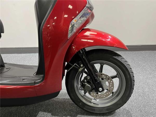 2023 Yamaha Delight 125 Red