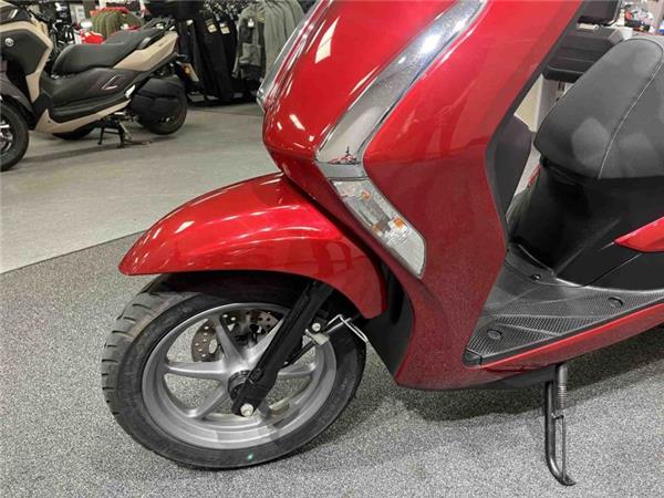 2023 Yamaha Delight 125 Red