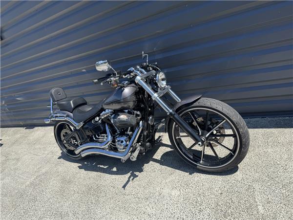 2015 HARLEY-DAVIDSON BREAKOUT