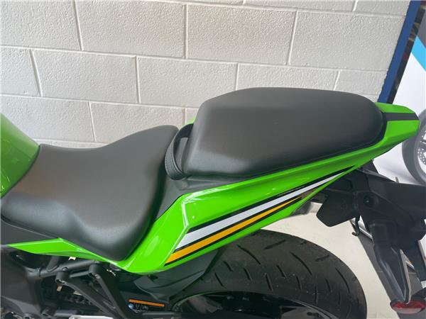 2025 Kawasaki Ninja ZX-4RR