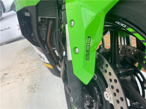2025 Kawasaki Ninja ZX-4RR