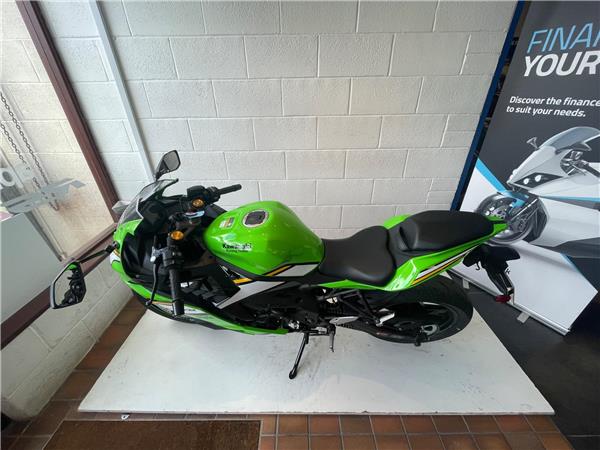 2025 Kawasaki Ninja ZX-4RR