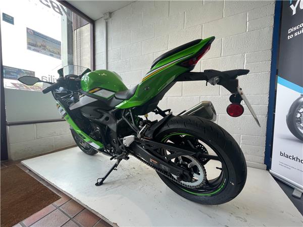 2025 Kawasaki Ninja ZX-4RR
