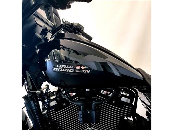 HARLEY-DAVIDSON STREET GLIDE