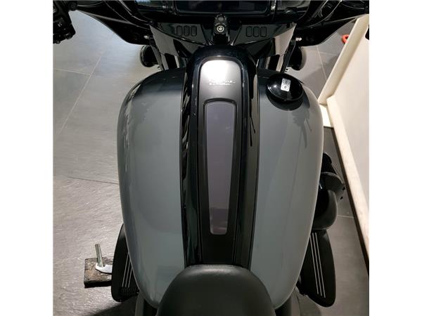 HARLEY-DAVIDSON STREET GLIDE ST